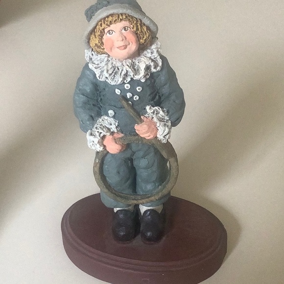 COPY - 2 June McKenna Hand Carved Figures - Picture 3 of 9